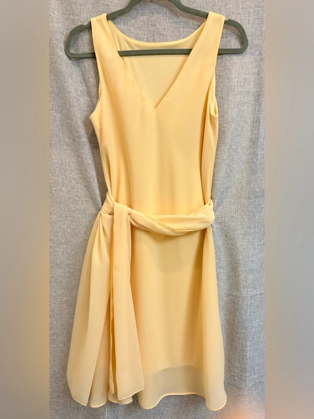 Sleeveless Yellow V-Neck Chiffon Midi Dress with scarf/wrap - sz 10